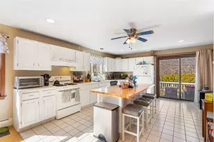 4 Wayne St, Narragansett, RI 02882 - Photo 4