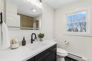 218 Bristol Ferry Rd, Portsmouth, RI 02871 - Photo 10
