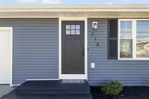 218 Bristol Ferry Rd, Portsmouth, RI 02871 - Photo 2