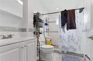 85 Hendricks St, Central Falls, RI 02863 - Photo 6