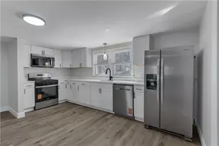 403 Commonwealth Ave, Warwick, RI 02886 - Photo 2