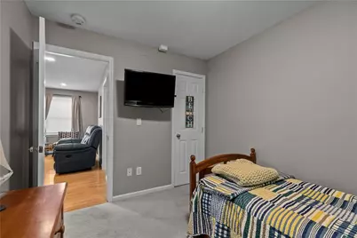231 Maple Avenue #203, Newport, RI 02840 - Photo 10