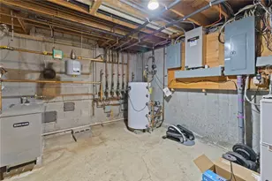 10 J H Dwyer Dr, Middletown, RI 02842 - Photo 30