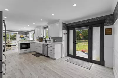 10 J H Dwyer Drive, Middletown, RI 02842 - Photo 32