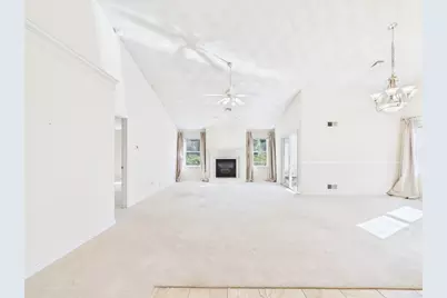 246 Spencer Woods Drive, Warwick, RI 02818 - Photo 4