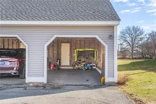 1304 Fairway Dr, Middletown, RI 02842 - Photo 32