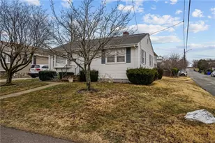 14 Maxfield Ave, East Providence, RI 02914 - Photo 4