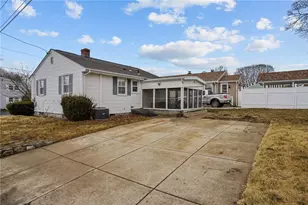 14 Maxfield Ave, East Providence, RI 02914 - Photo 6