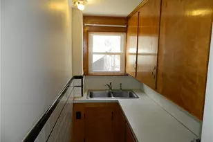 182 Simmonsville Ave, Johnston, RI 02919 - Photo 8