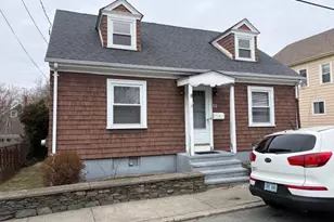 15 Bourne St, Bristol, RI 02809 - Photo 2