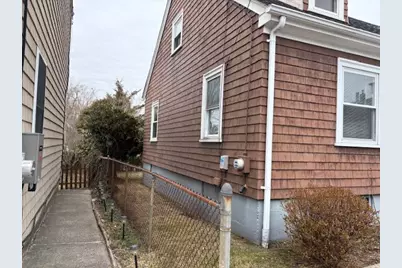 15 Bourne Street, Bristol, RI 02809 - Photo 4