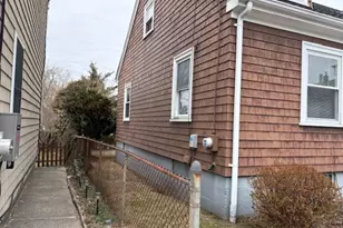 15 Bourne St, Bristol, RI 02809 - Photo 4