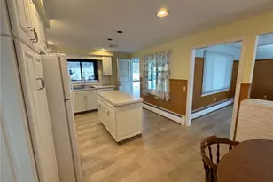 1047 Narragansett Pkwy, Warwick, RI 02888 - Photo 10