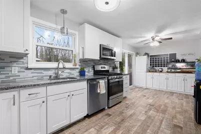 69 Walden Way, Cranston, RI 02921 - Photo 8