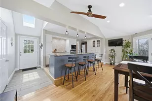 85 Gillan Ave, Warwick, RI 02886 - Photo 2