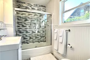 90 Wolcott Ave, Middletown, RI 02842 - Photo 8