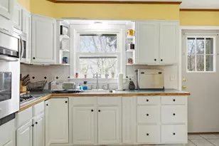 21 North Dr, Westerly, RI 02891 - Photo 4