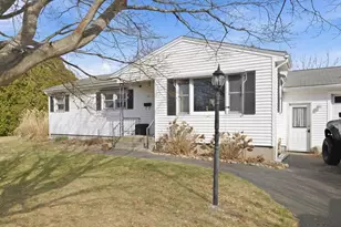 21 North Dr, Westerly, RI 02891 - Photo 2