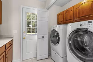 95 Holman St, Portsmouth, RI 02871 - Photo 38