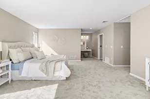 95 Holman St, Portsmouth, RI 02871 - Photo 32