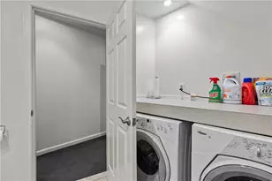 189 Laurel Ave, Providence, RI 02906 - Photo 36