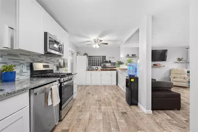 69 Walden Way, Cranston, RI 02921 - Photo 14