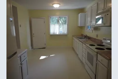 39 E Bowery Street, Newport, RI 02840 - Photo 16