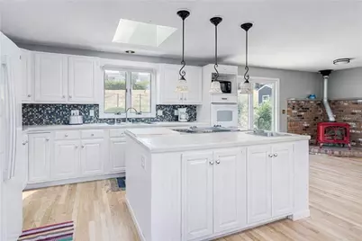 22 Jh Dwyer Drive, Middletown, RI 02842 - Photo 8