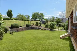 22 J H Dwyer Dr, Middletown, RI 02842 - Photo 6