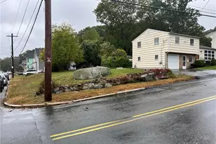 2 Cobble Hill Rd, Lincoln, RI 02865 - Photo 4