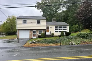 2 Cobble Hill Rd, Lincoln, RI 02865 - Photo 1