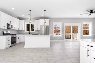 60 Daytona Ave, Narragansett, RI 02882 - Photo 6