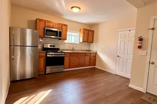 194 Harrison St, Pawtucket, RI 02860 - Photo 2