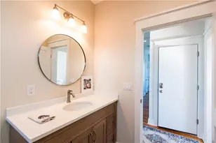 34 Harrison Ave, Newport, RI 02840 - Photo 18