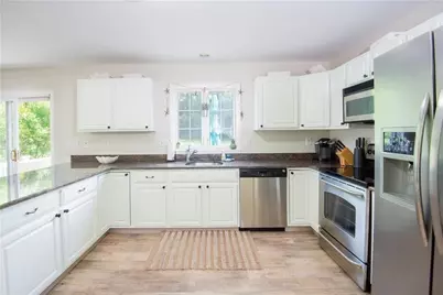 663 Aquidneck Avenue, Middletown, RI 02842 - Photo 10