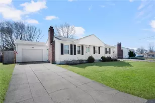 11 Bellevue Blvd, East Providence, RI 02916 - Photo 1