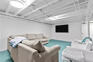 2 Cliff Ave, Newport, RI 02840 - Photo 20