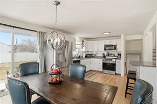 1270 Hope St, Bristol, RI 02809 - Photo 12