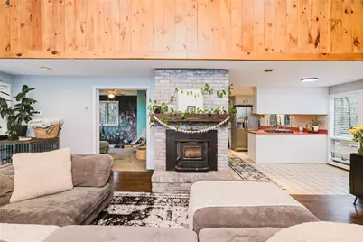 235 Lippitt Avenue, Cranston, RI 02921 - Photo 12