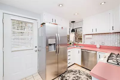 235 Lippitt Avenue, Cranston, RI 02921 - Photo 18