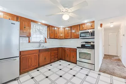 47 Dartmouth Avenue, East Providence, RI 02915 - Photo 8