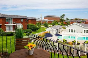 3 Admiralty Dr, Middletown, RI 02842 - Photo 1