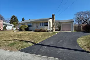20 Reservoir Ave, Warren, RI 02885 - Photo 2