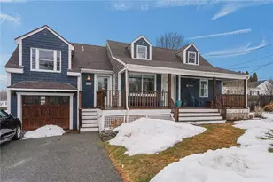 206 Reservoir Rd, Middletown, RI 02842 - Photo 2