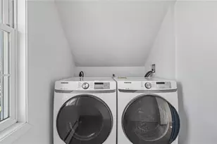 106 Cedar Ave, Portsmouth, RI 02871 - Photo 14