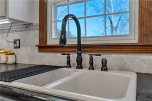 255 Knollwood Dr, Woonsocket, RI 02895 - Photo 6