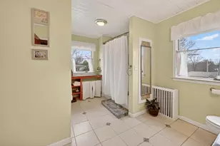 102 Willett Ave, East Providence, RI 02915 - Photo 18