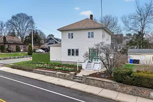 102 Willett Ave, East Providence, RI 02915 - Photo 2