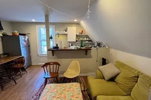 193 Power St, Providence, RI 02906 - Photo 2