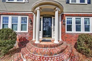 12 Holly St, Providence, RI 02906 - Photo 2